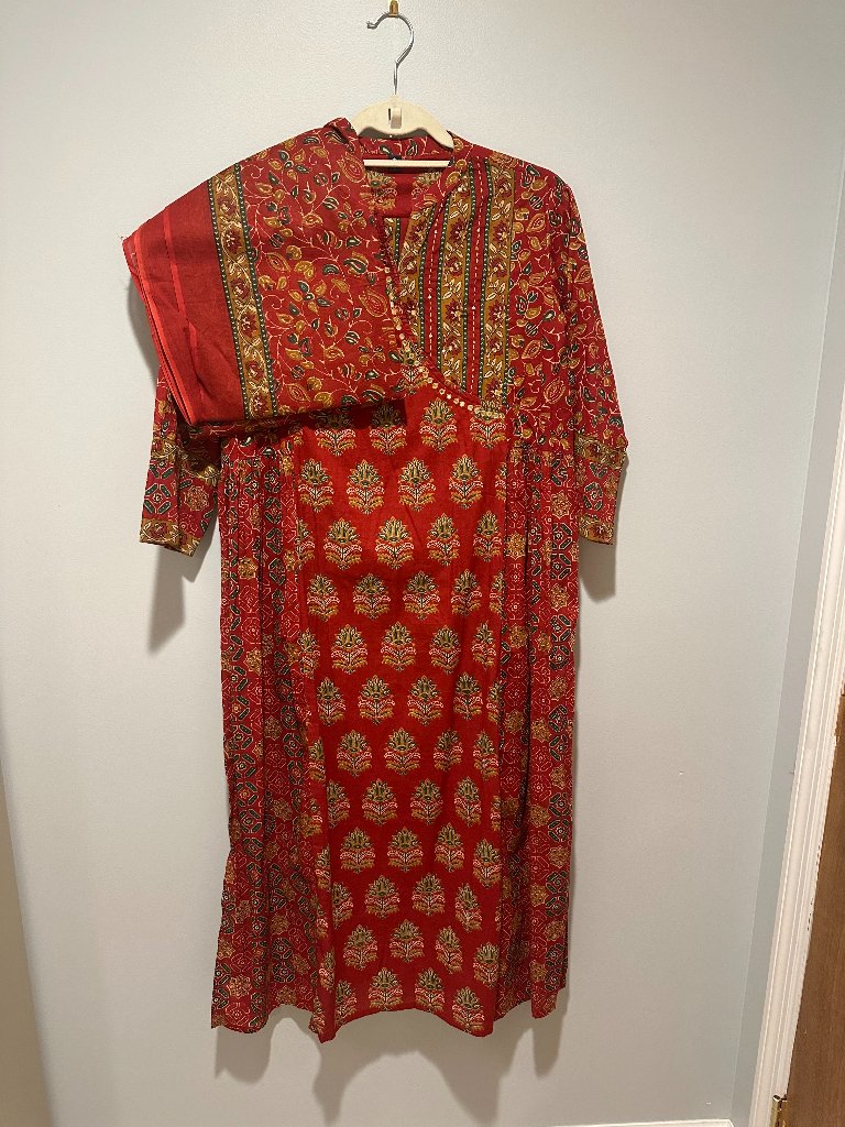 Indian Cotton Suit Set Size 42 Red Green Gold Dupatta Brand New